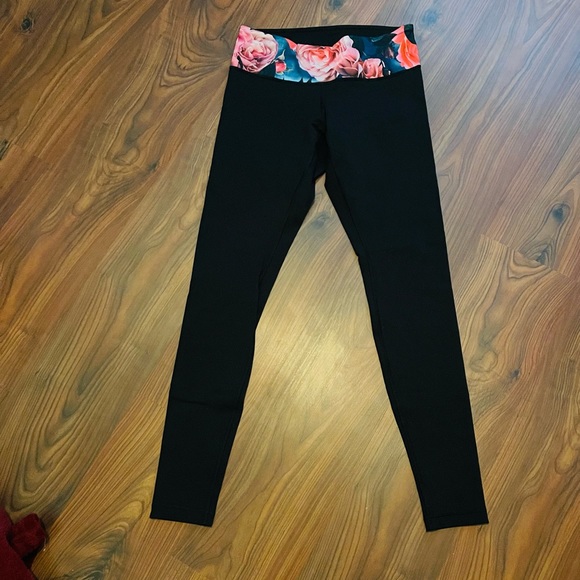 Lululemon leggings - Picture 5 of 13